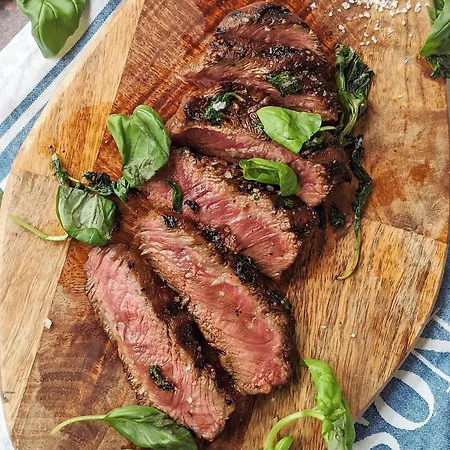 Elista & Hotel Golturkbuku